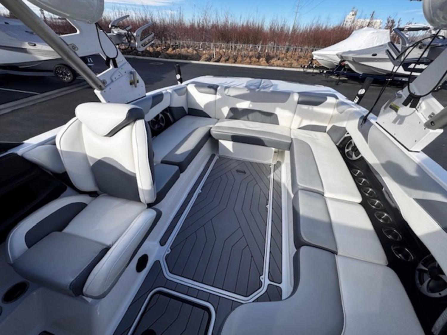 2019 Malibu Boats 23 LSV