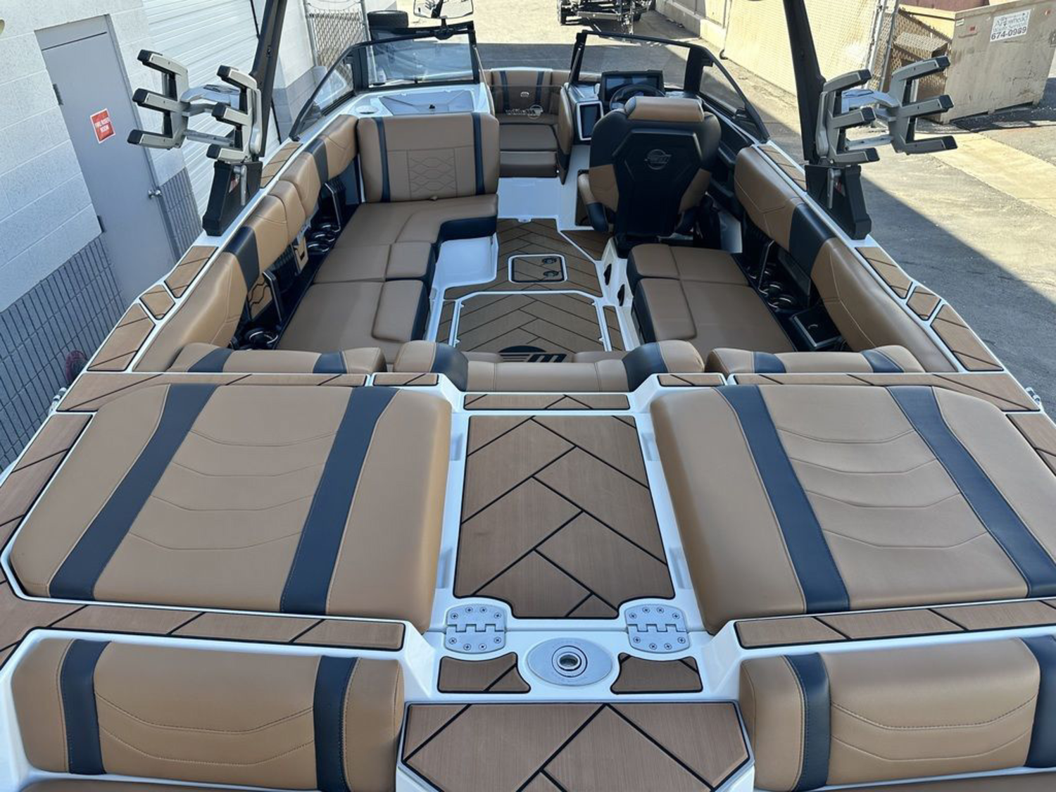 2024 Malibu Boats 23 LSV
