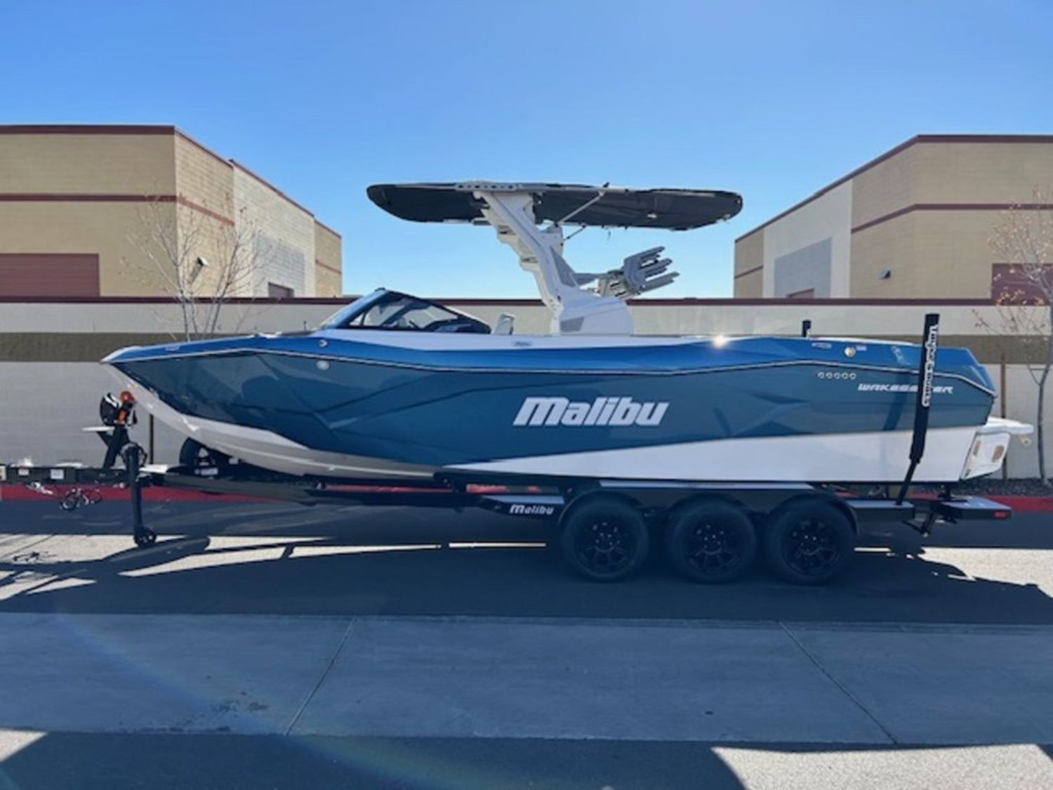 2025 Malibu Boats 26 LSV