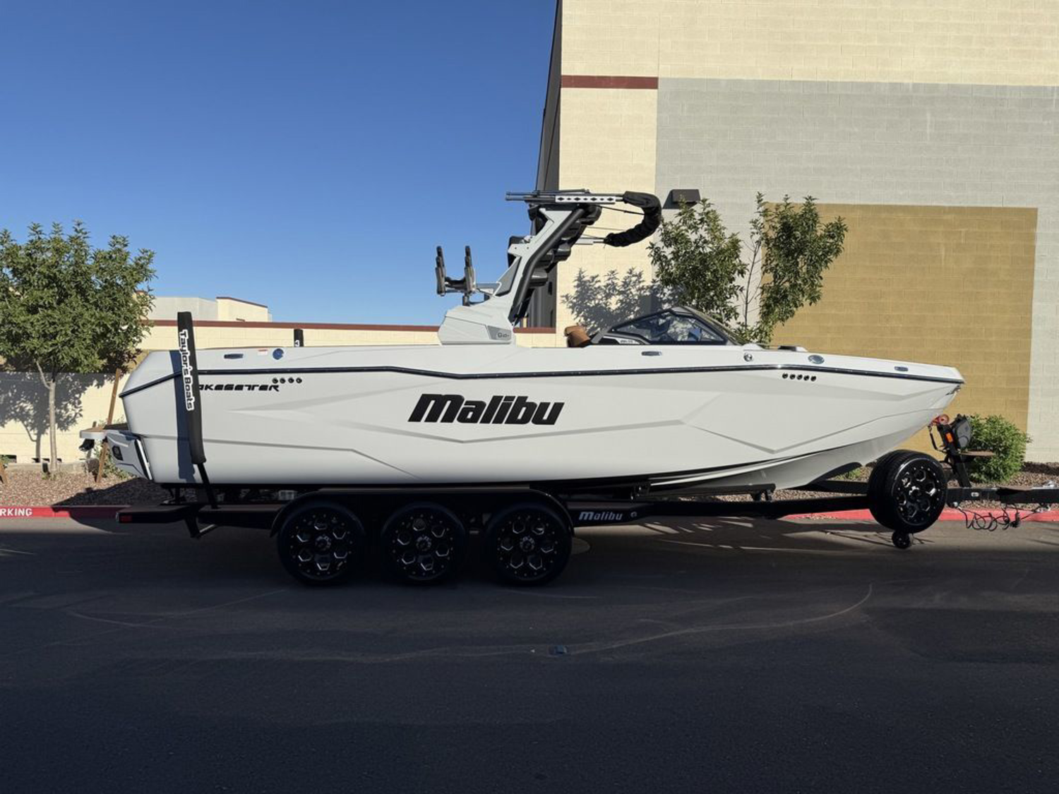 2025 Malibu Boats 25 LSV