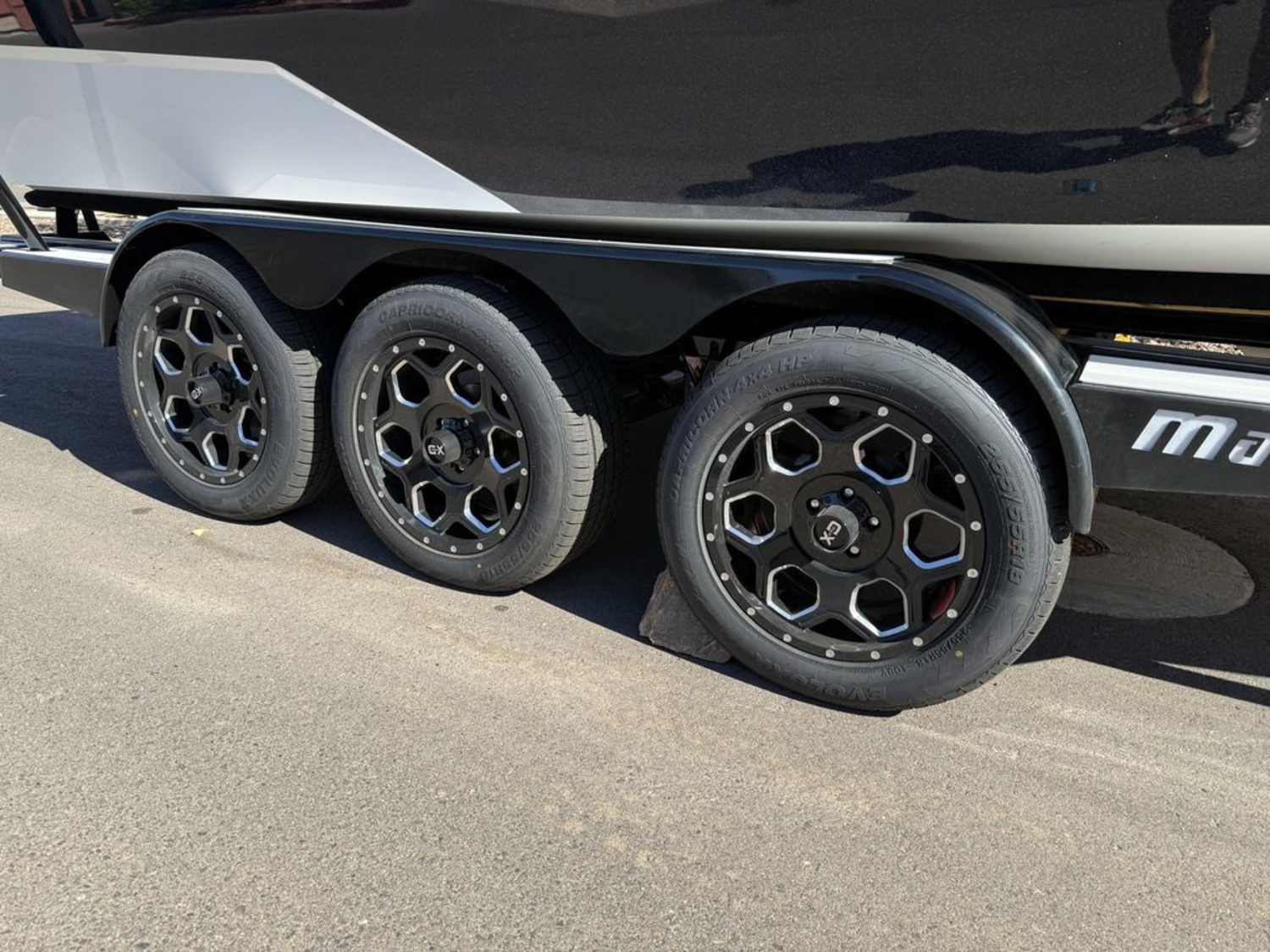 2025 Malibu Boats 25 LSV