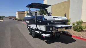 2026-malibu-wakesetter-24-mxz-128064-image3