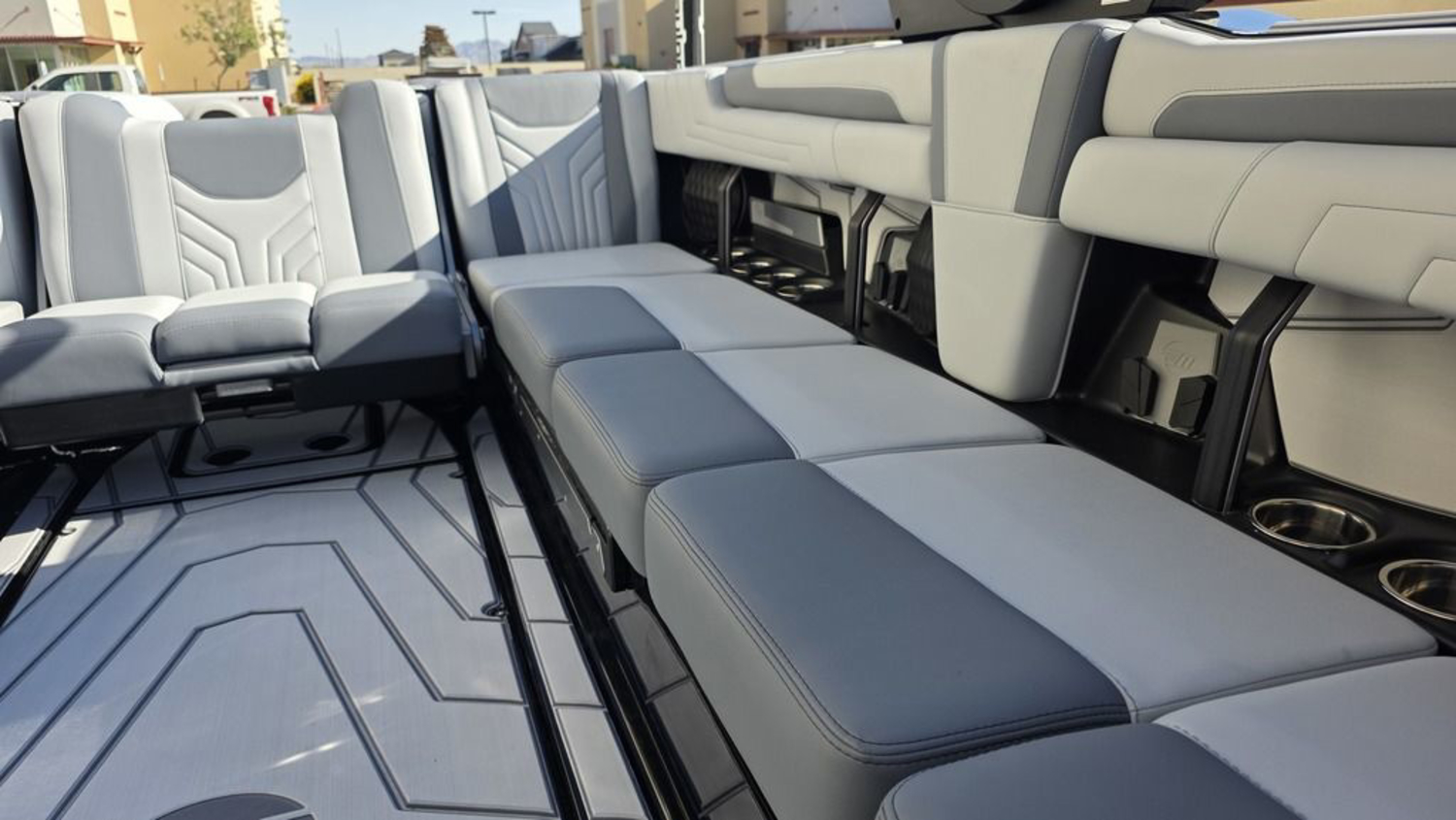 2026 Malibu Boats 25 LSV