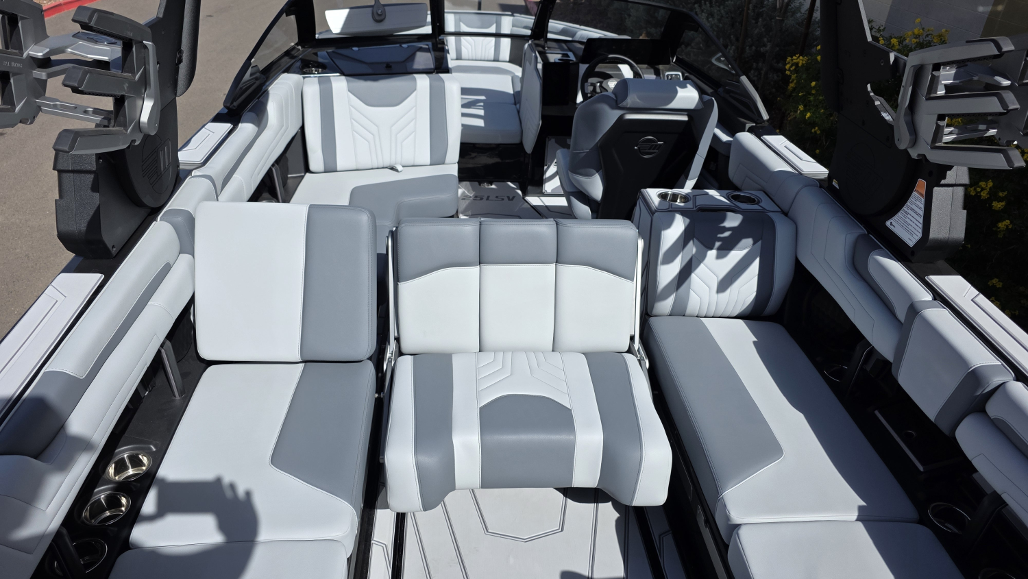 2026 Malibu Boats 25 LSV