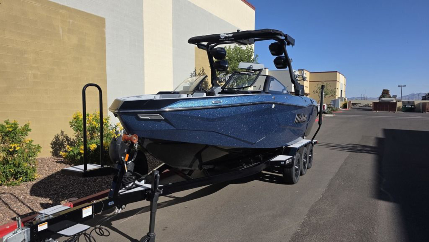 2026 Malibu Boats 25 LSV