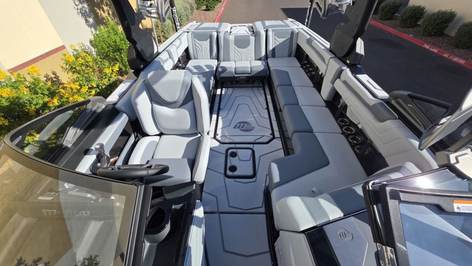 2026 Malibu Boats 25 LSV