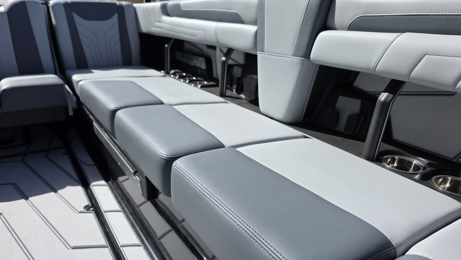 2026 Malibu Boats 25 LSV