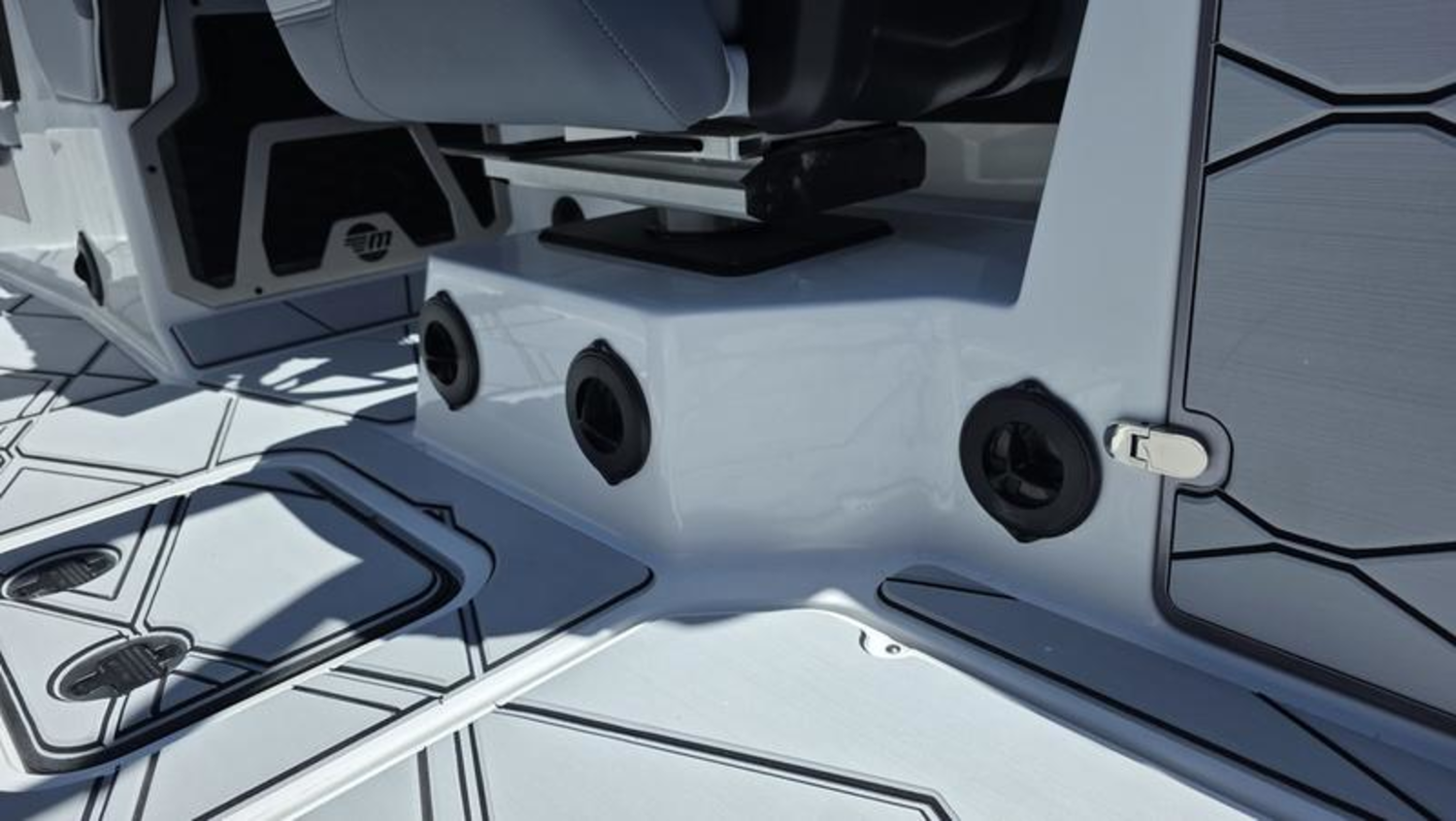 2026 Malibu Boats M242