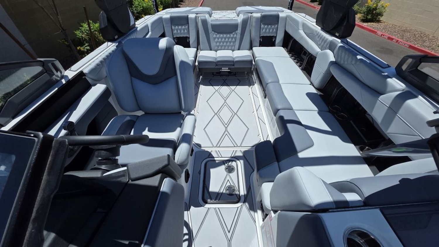 2026 Malibu Boats M242