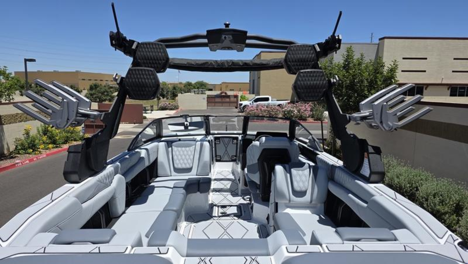 2026 Malibu Boats M242