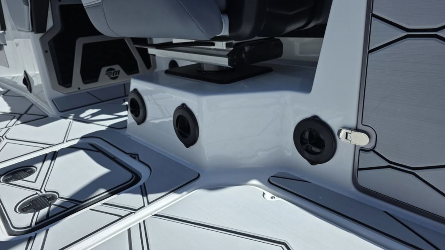 2026 Malibu Boats M242