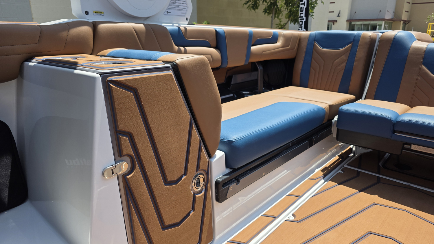 2026 Malibu Boats 25 LSV