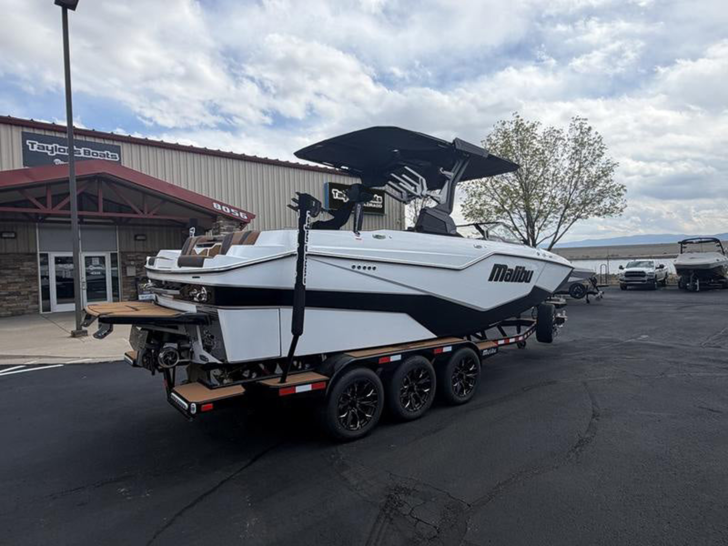 2026 Malibu Boats M242
