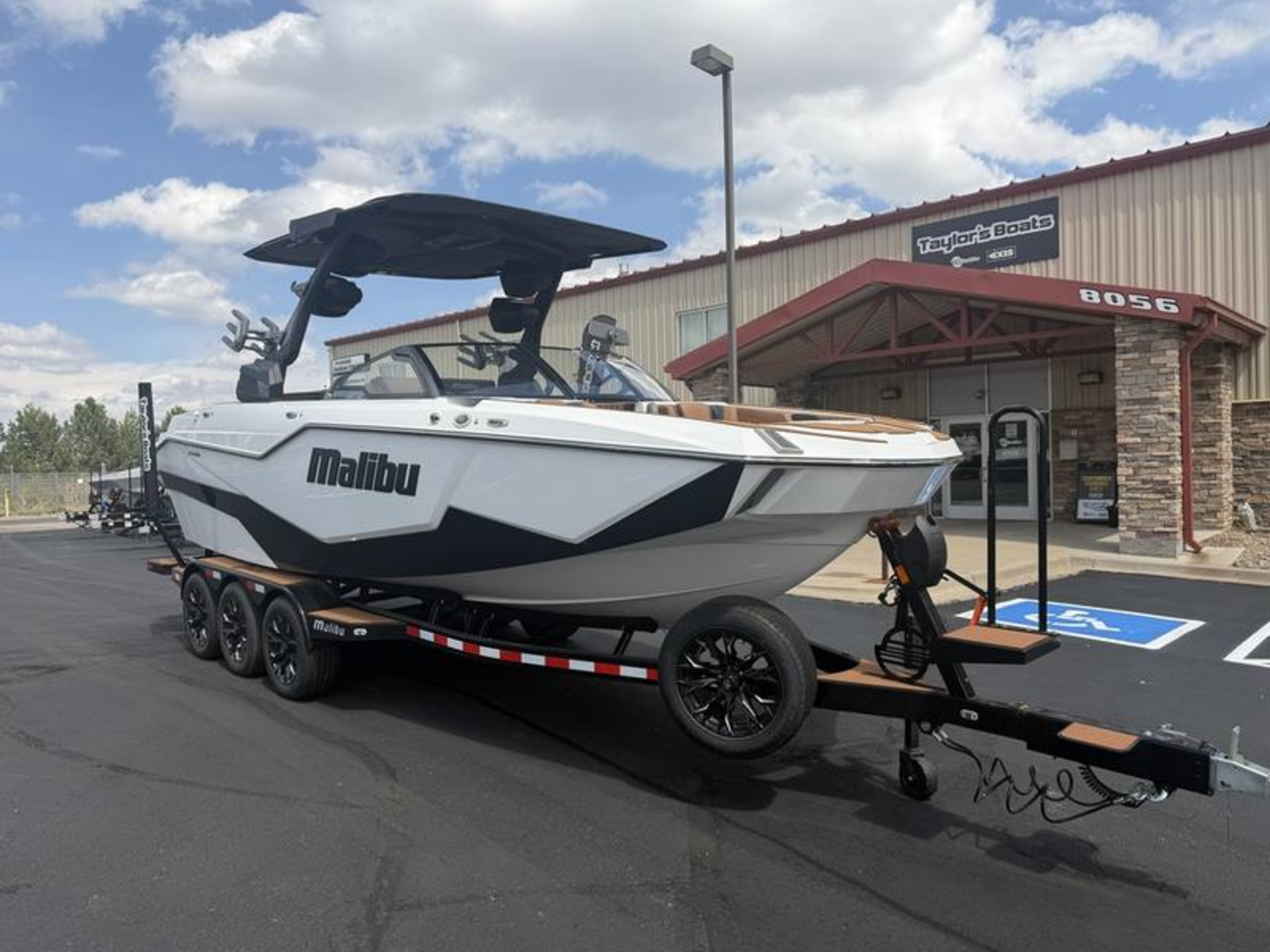 2026 Malibu Boats M242