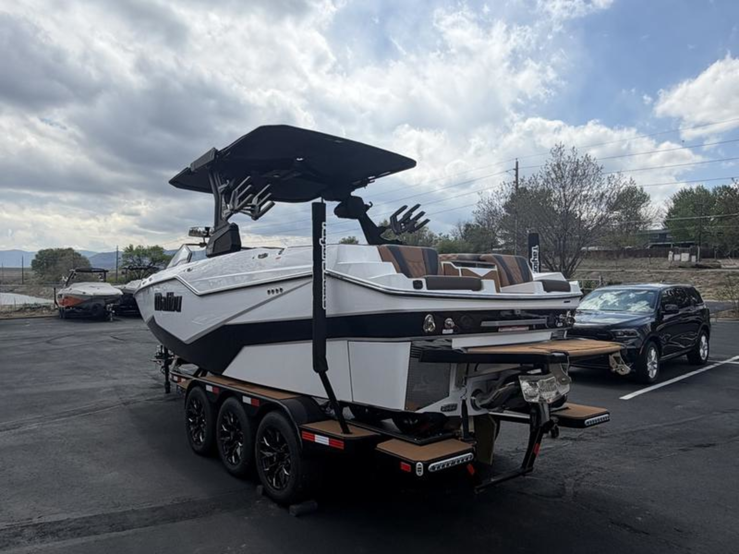 2026 Malibu Boats M242