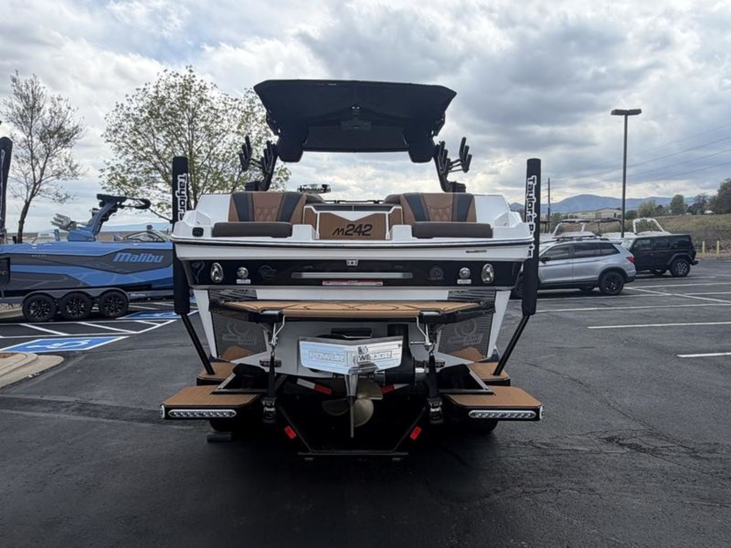 2026 Malibu Boats M242