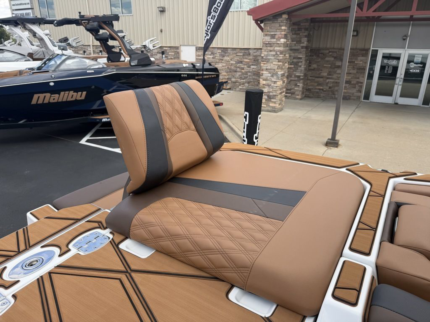 2026 Malibu Boats M242