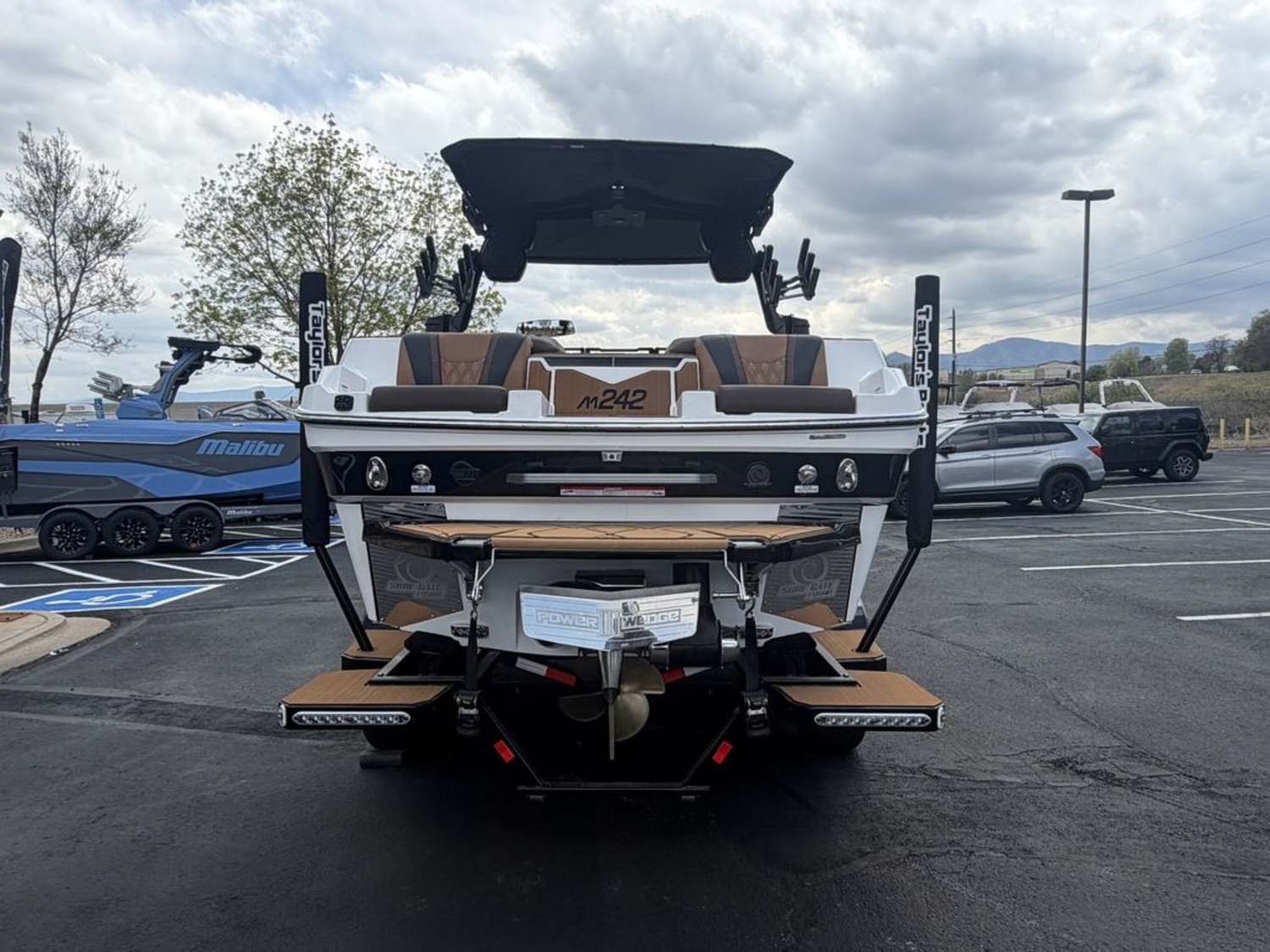 2026 Malibu Boats M242