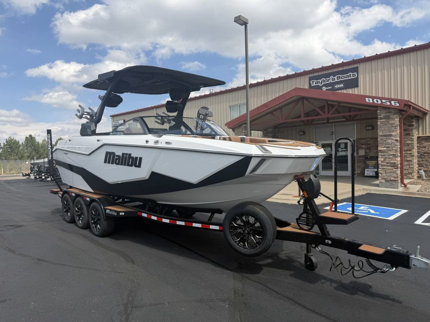 2026 Malibu Boats M242