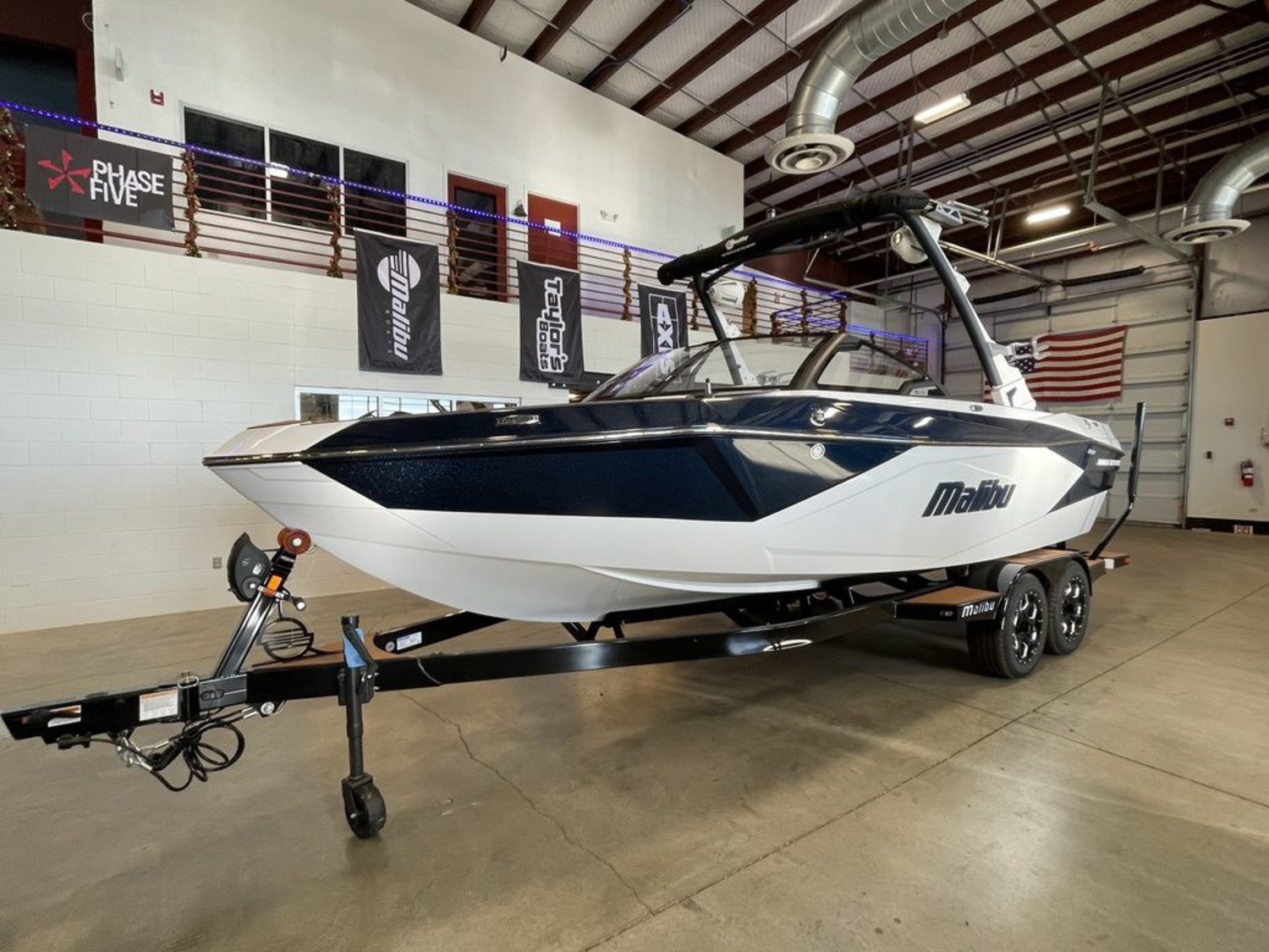 2025 Malibu Boats 23 LSV