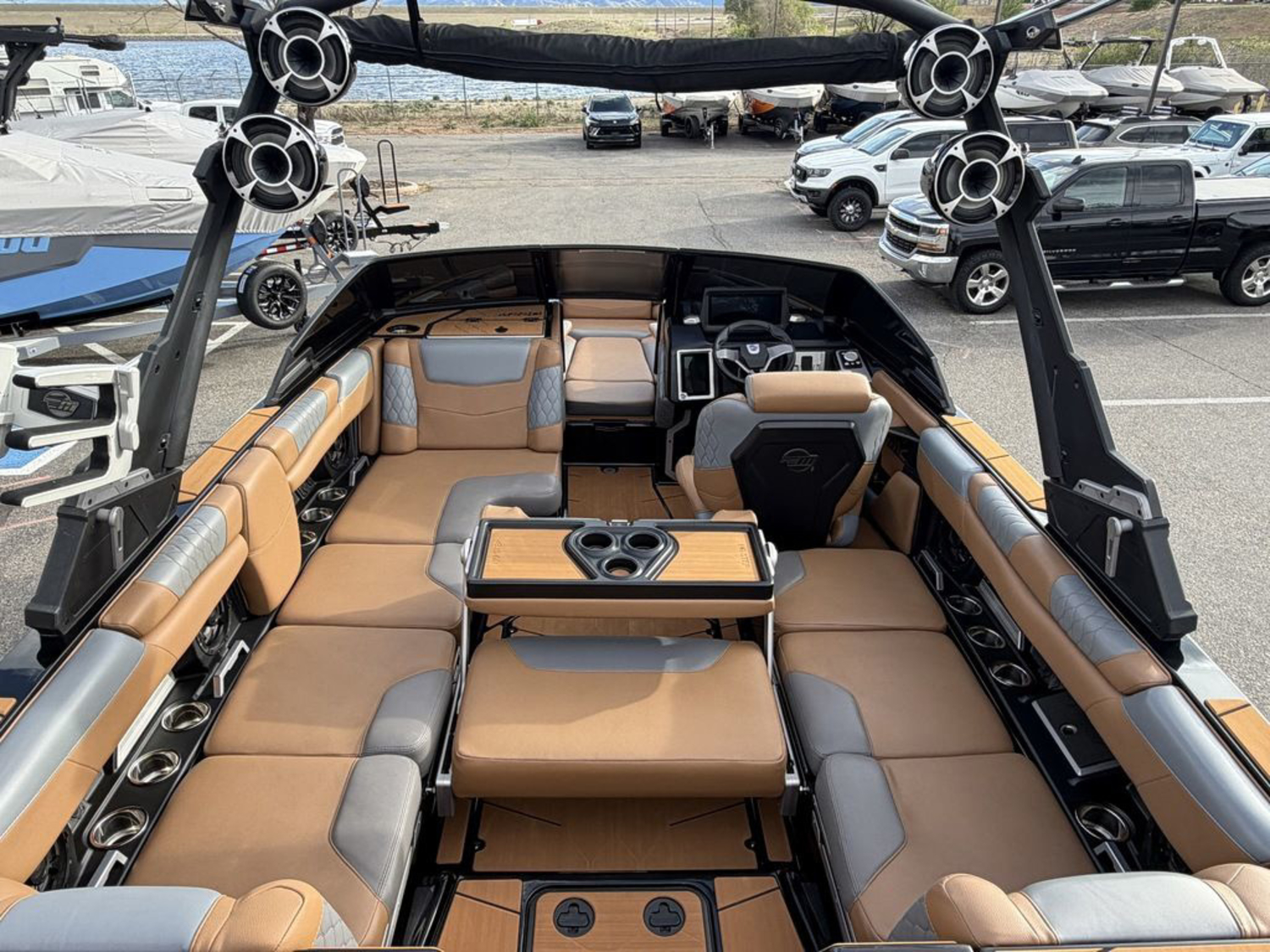 2021 Malibu Boats M220
