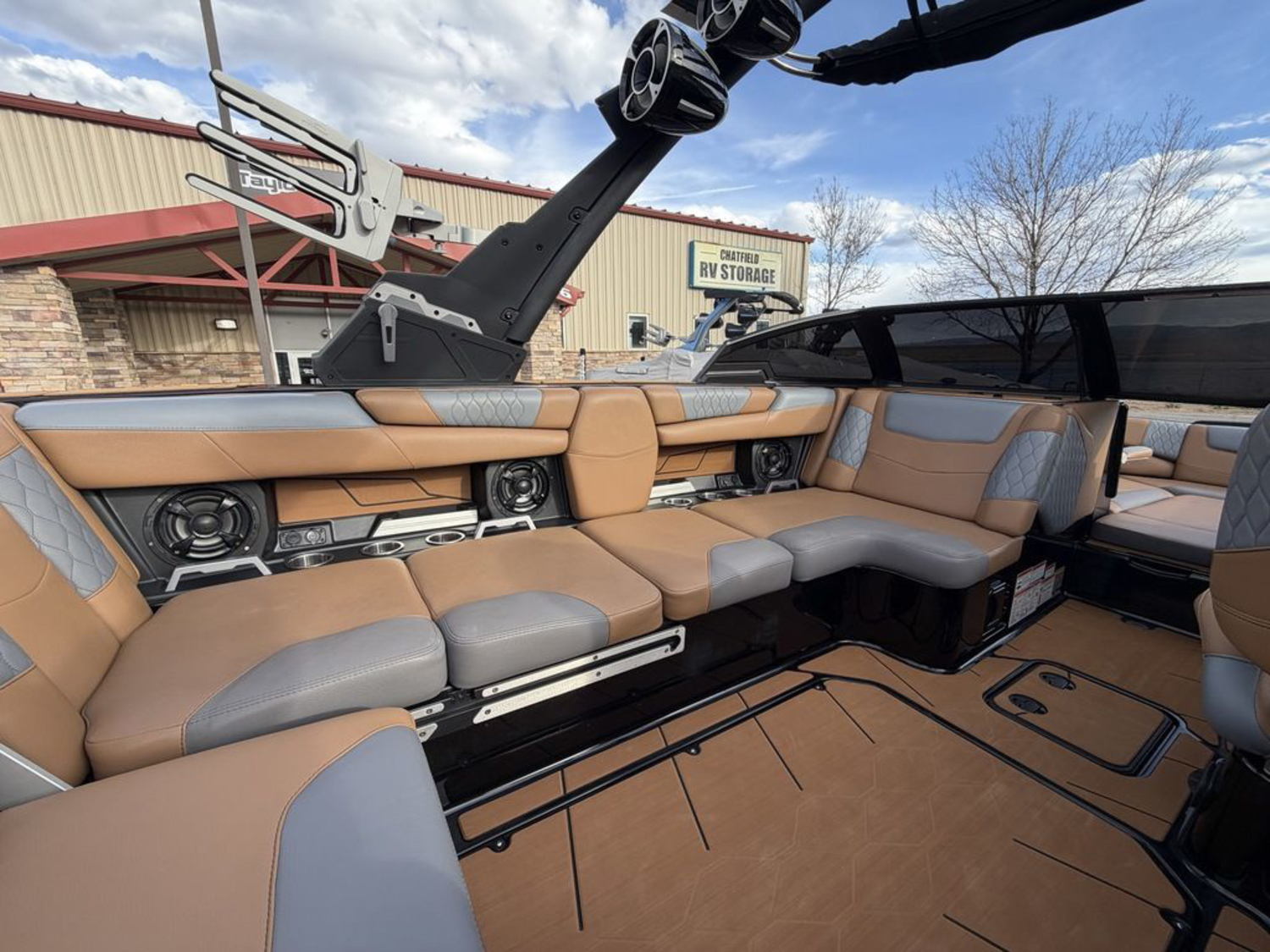 2021 Malibu Boats M220