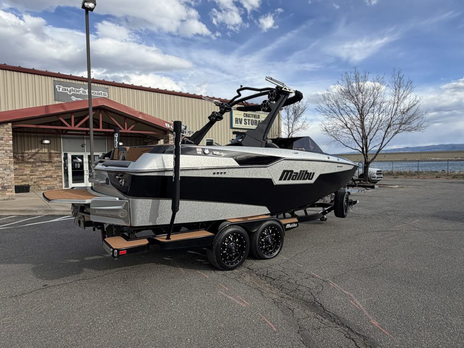 2021 Malibu Boats M220