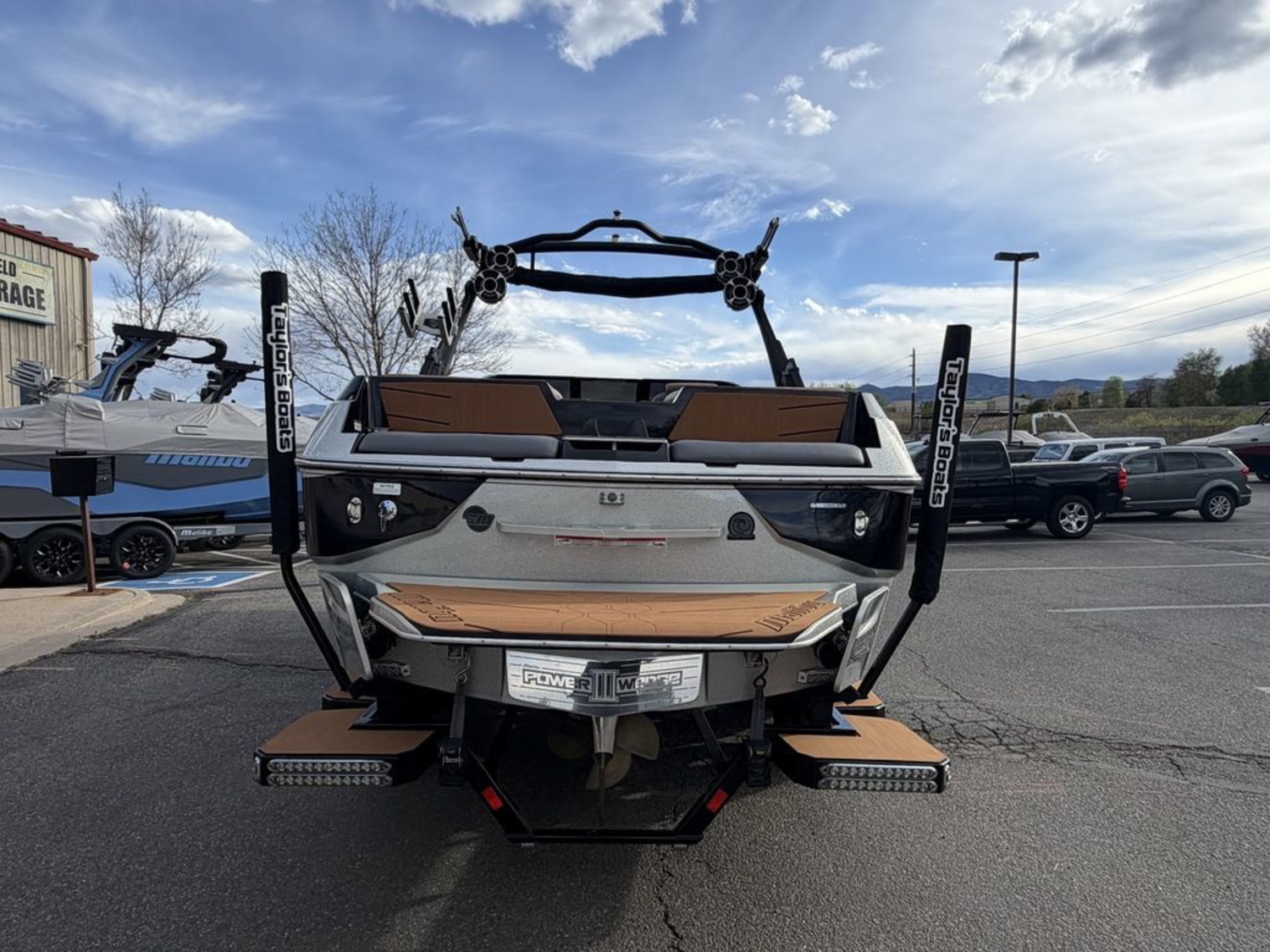 2021 Malibu Boats M220