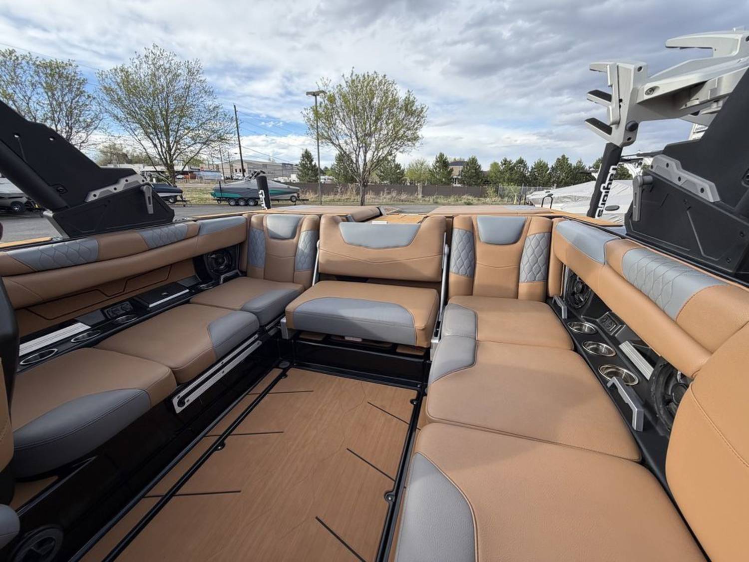 2021 Malibu Boats M220