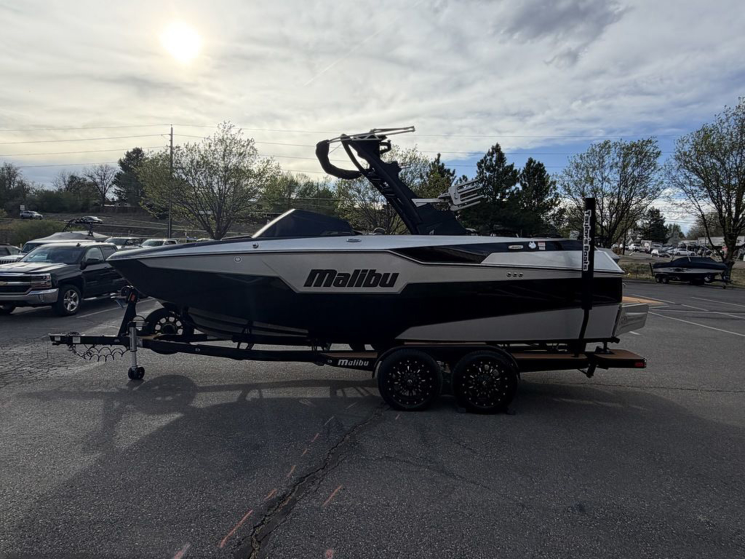 2021 Malibu Boats M220