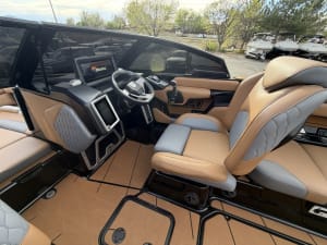 2021 Malibu Boats M220