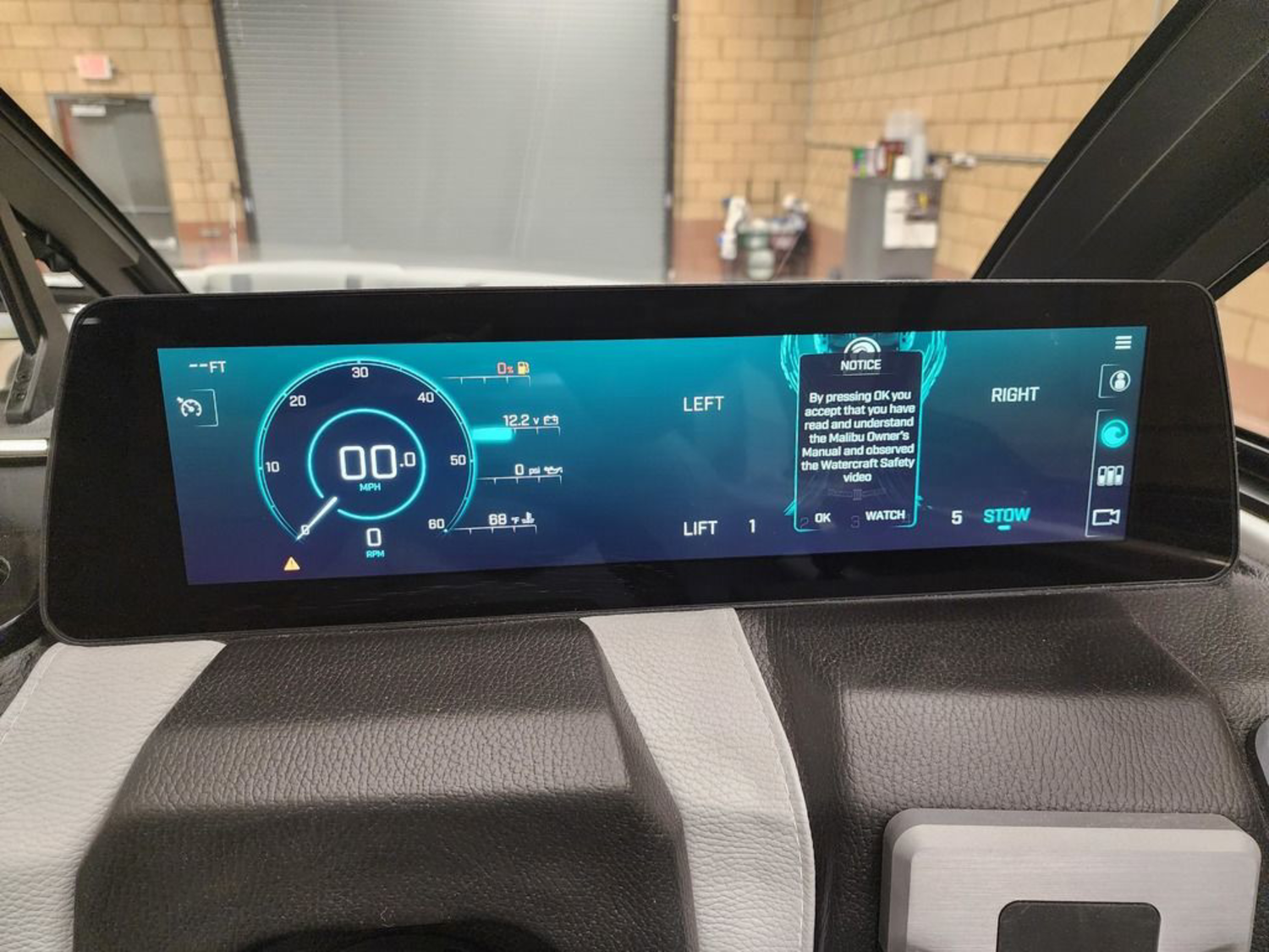 2025 Malibu Boats 26 LSV