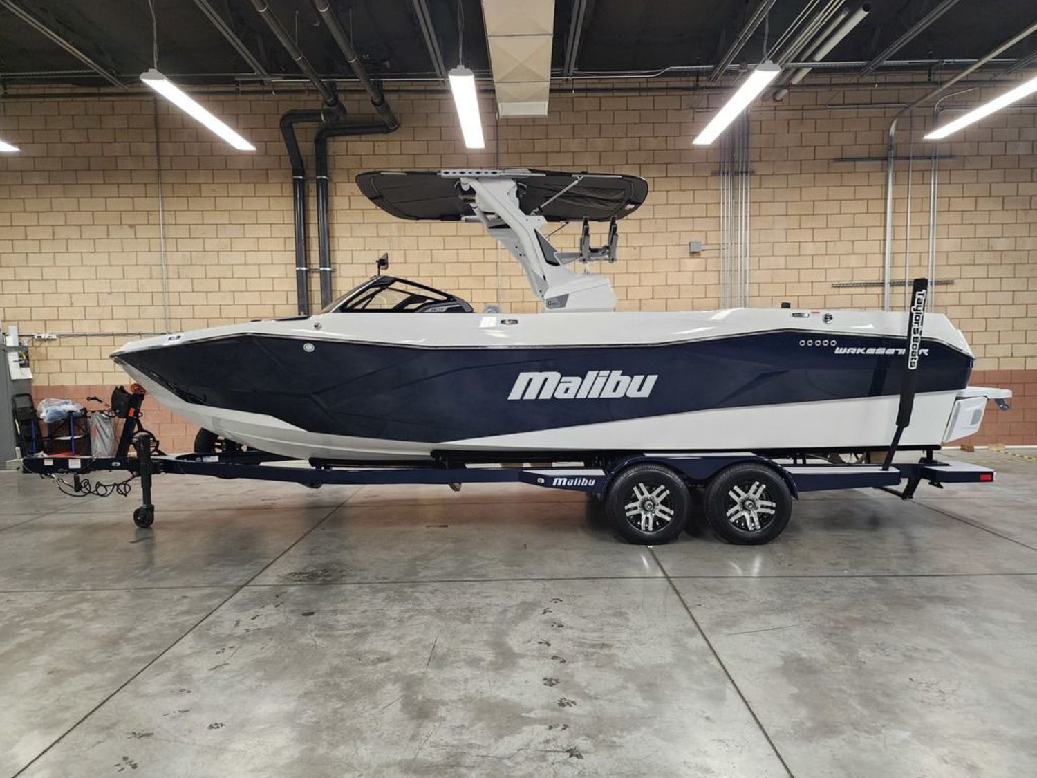 2025 Malibu Boats 26 LSV