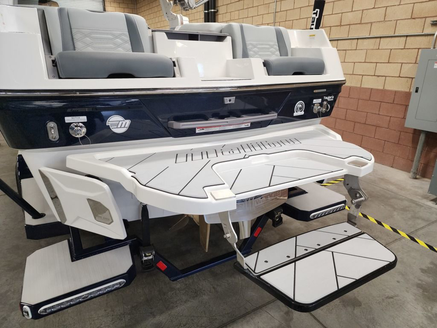 2025 Malibu Boats 26 LSV