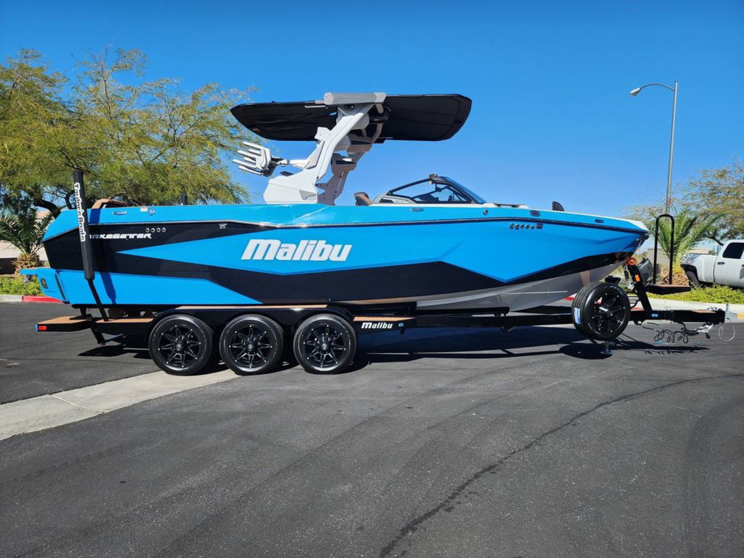 2026 Malibu Boats 25 LSV