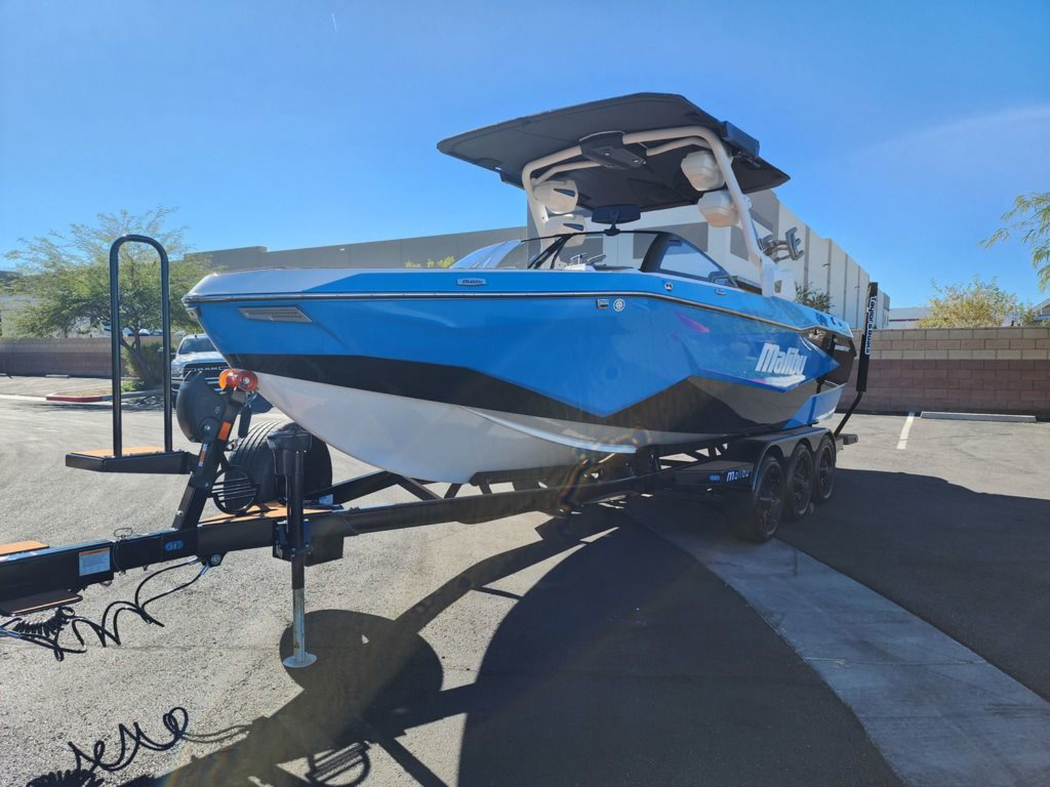 2026 Malibu Boats 25 LSV