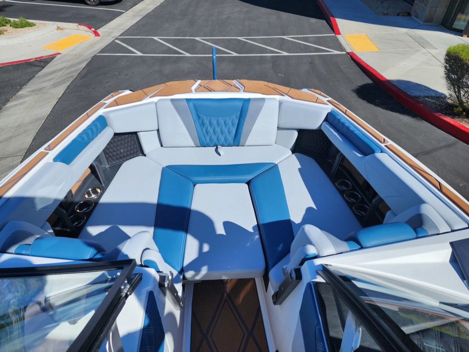 2026 Malibu Boats M242