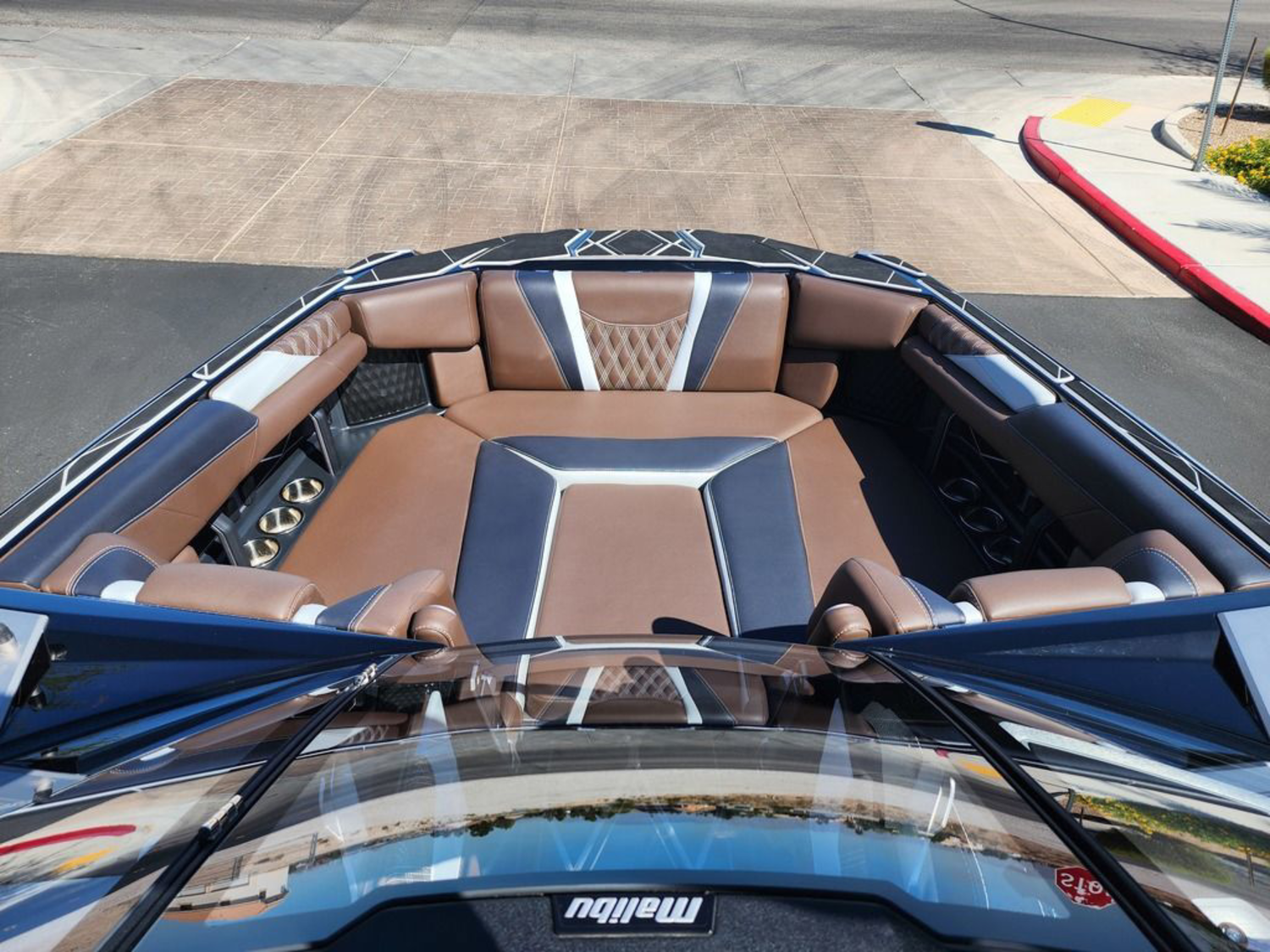 2024 Malibu Boats M242