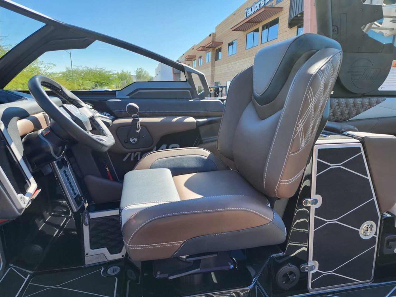 2024 Malibu Boats M242