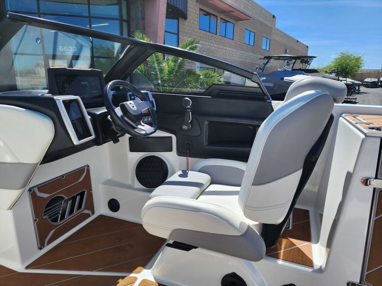 2022 Malibu Boats 25 LSV