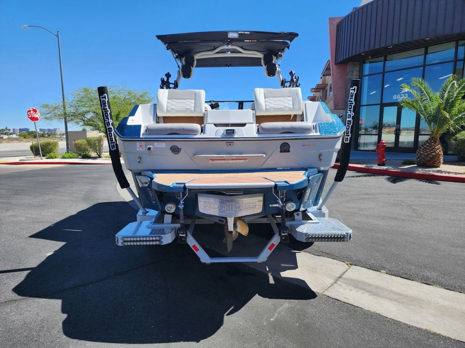 2022 Malibu Boats 25 LSV