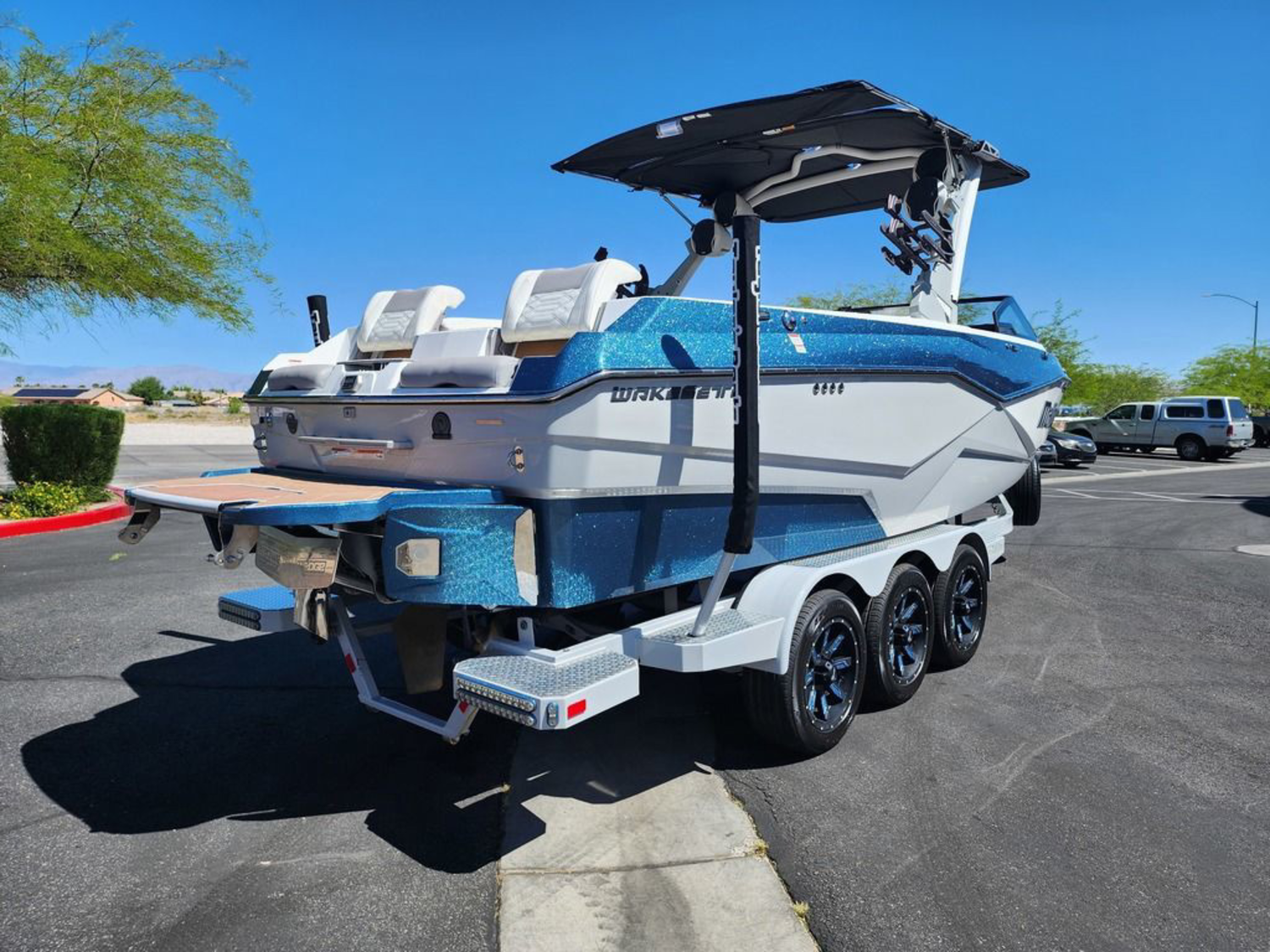2022 Malibu Boats 25 LSV