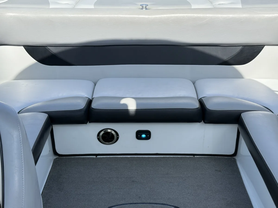 2014 Supreme Boats V226 for sale in MOORESVILLE, North Carolina