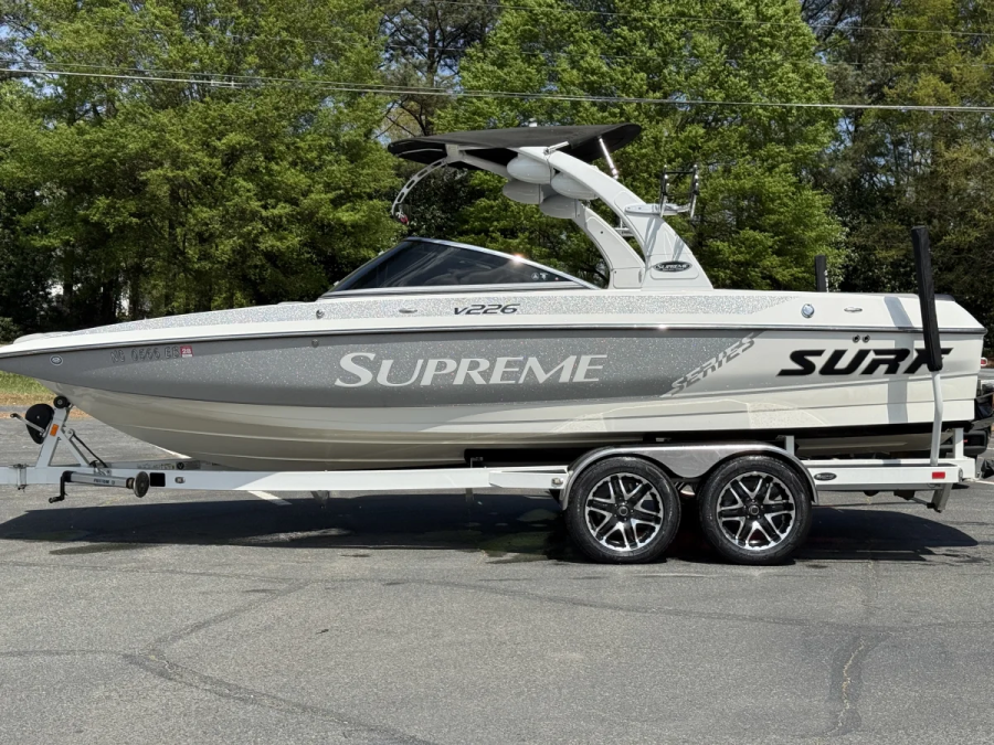 2014 Supreme Boats V226 for sale in MOORESVILLE, North Carolina