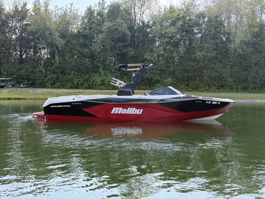 2023-malibu-wakesetter-26-lsv-128143-image3_211631.webp