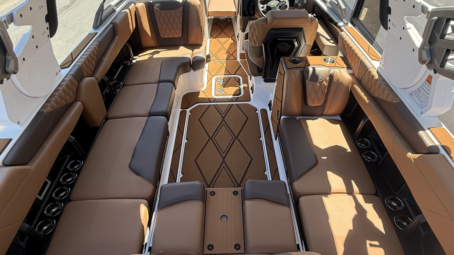 2026 Malibu Boats M242