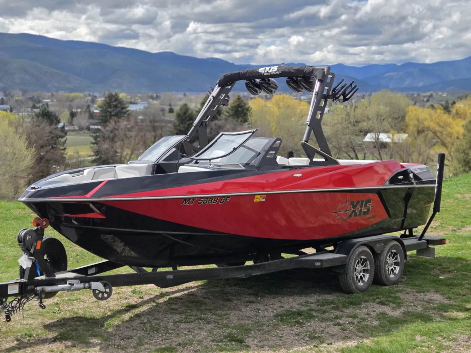 2017 T23 Malibu Axis Surf Boat - Low Hours