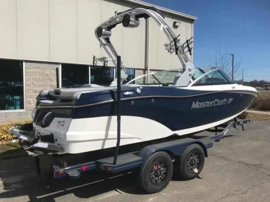 2018 Mastercraft Boats XT20 for sale in Fenton, Michigan