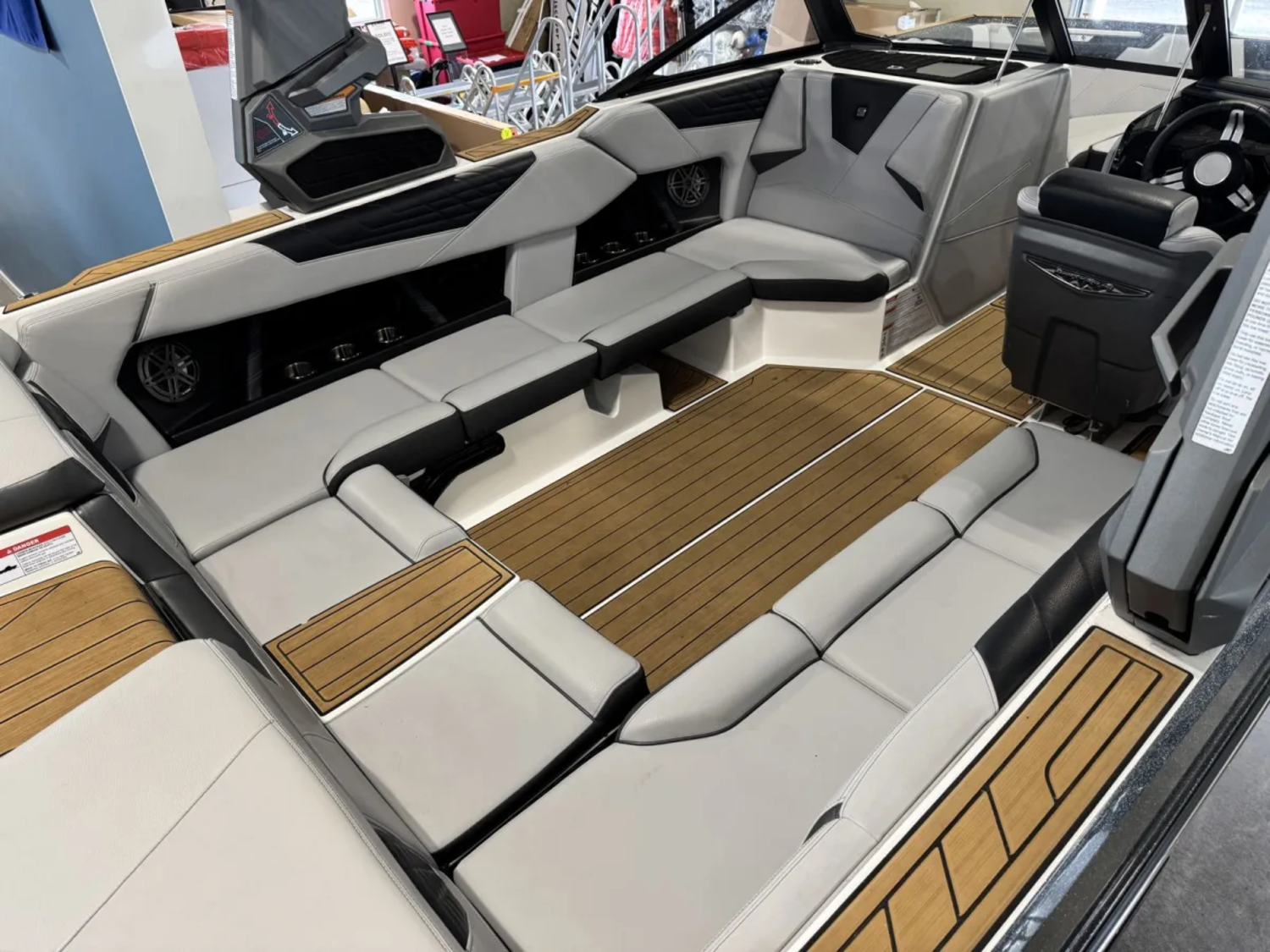 2023 Nautique S23