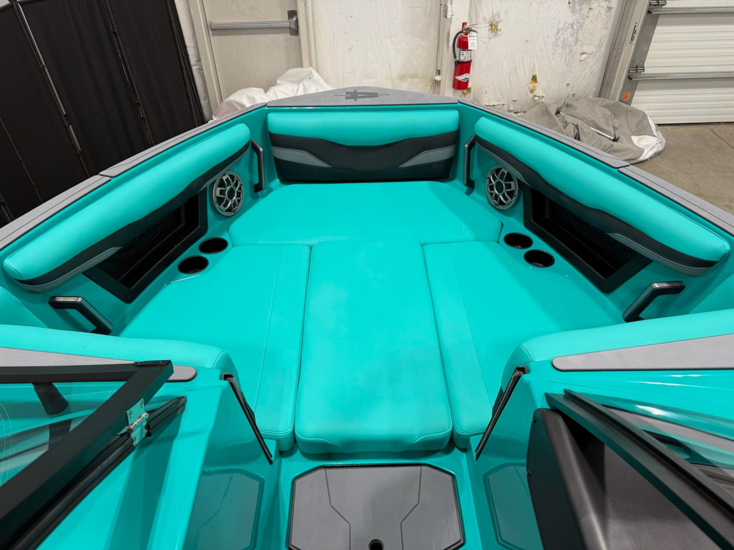 2022 Axis T220